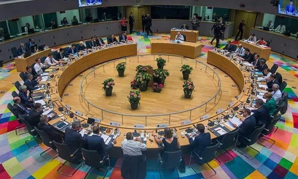 Βρυξέλλες: Ολονύχτιο «θρίλερ» για την ηγεσία της ΕΕ - Τι θα αποφασιστεί στη Σύνοδο Κορυφής